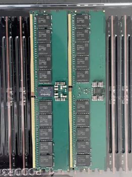 DRAM および NAND フラッシュの供給が逼迫: 量販店の在庫急増、DDR メモリの価格が上昇サイクルに入る
